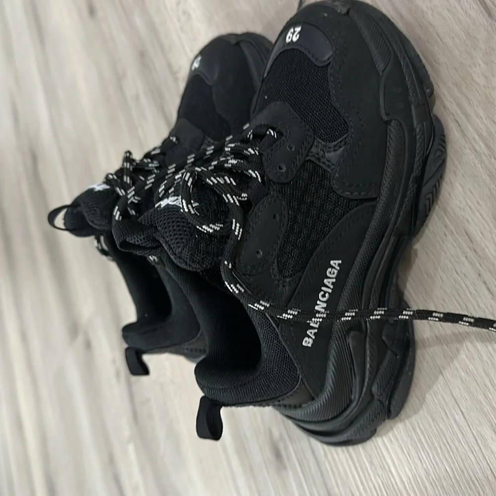 Kids Balenciaga Triple S - Picture 4 of 4